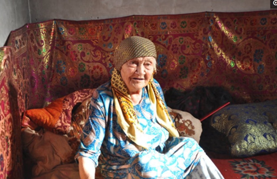 中国最长寿老人，生于光绪年间六世同堂，像个老小孩还爱唱情歌