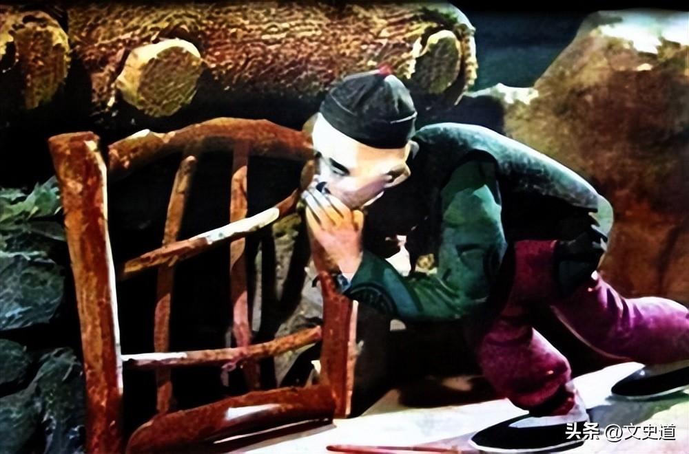 半夜鸡叫周扒皮寓言故事(半夜鸡叫周扒皮的故事)