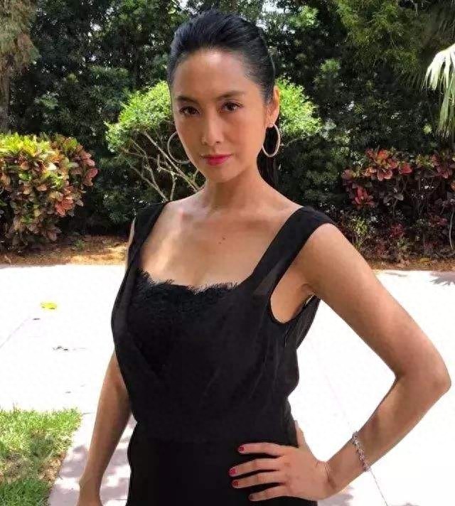 昔日的紫霞仙子朱茵，是否又勾起了你的青春记忆？