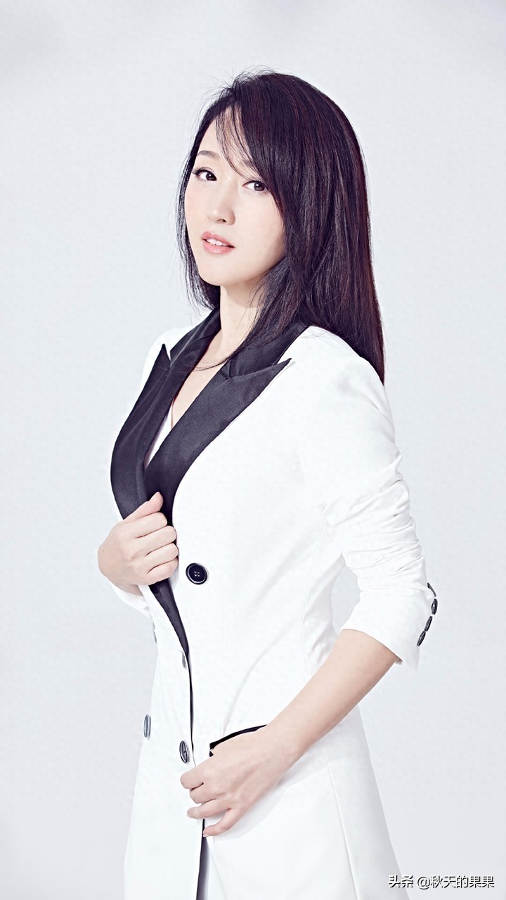杨钰莹,1971年5月11日出生于江西省南昌市,带给我们的完美声线