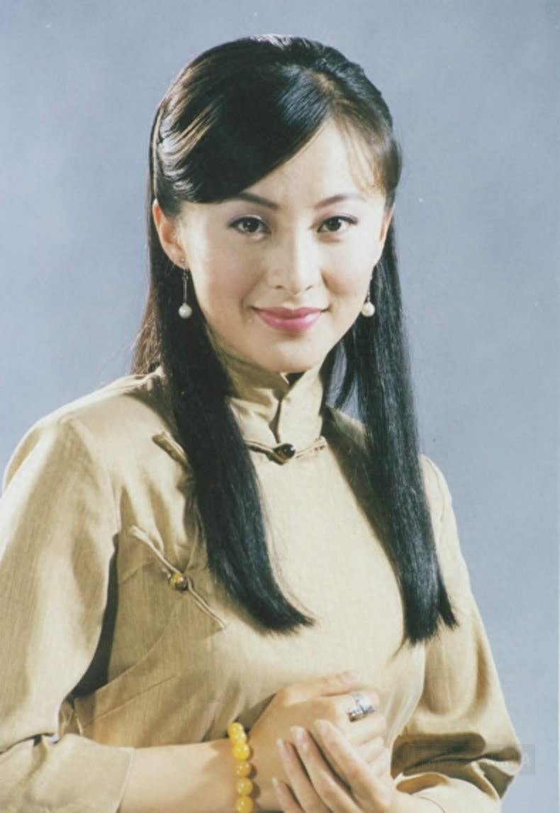 徐露：因饰演可云一炮而红，与丈夫因戏生情育有一女，今淡出荧屏