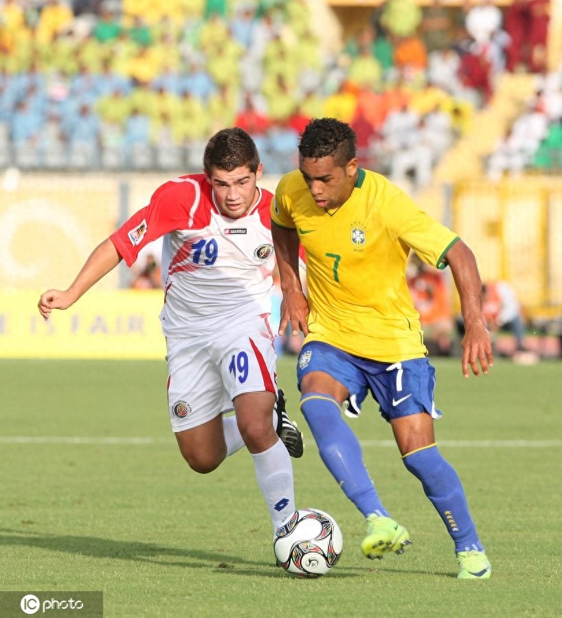 长发飘飘的佩莱你见过吗？带你看现役中超外援的世青赛旧照